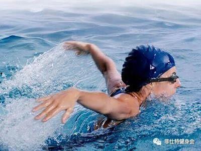 成人游泳吐气正常吗视频,成人游泳时的正常生理反应