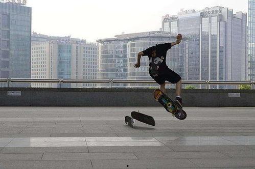 成人滑板双刹车好吗视频