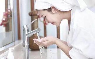 成人喂食针管喂水视频,成人喂食的温馨瞬间