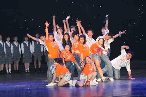 朗诵服饰成人年会视频,服饰成人朗诵视频精彩瞬间回顾