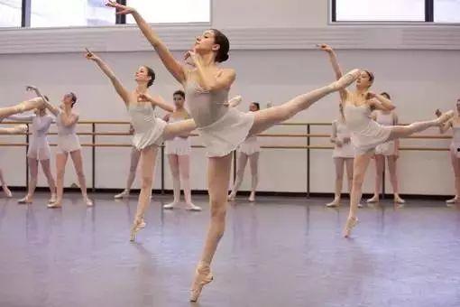 韩国成人裤舞蹈视频教程,热辣舞步，轻松学会性感热舞