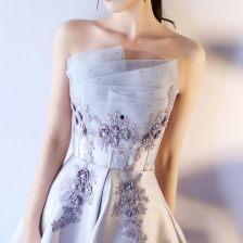 成人礼鱼尾礼服视频,鱼尾礼服风采展示